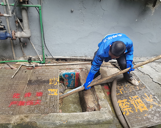 九合垸原种场清掏化粪池