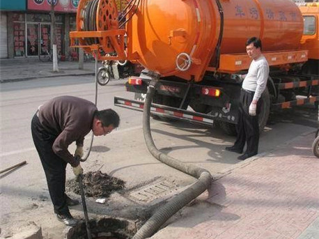 九合垸原种场清掏化粪池，健康生活从这里开始